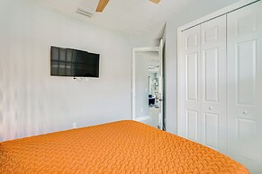 8 Mi to Dtwn: Canalfront Home in Cape Coral!