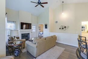 Wichita Townhome w/ Patio: 9 Mi to Downtown!