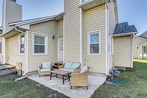 Wichita Townhome w/ Patio: 9 Mi to Downtown!