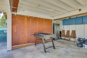 Renton Home: Gazebo w/ TV & Bbq, 15 Mi to Seattle