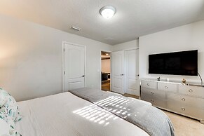 8 Mi to Disney World: Family-friendly Retreat!