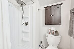 Forest Views & Fire Pit: Cozy Pine Cabin