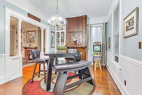 Walk to Downtown: Historic Home in Mobile