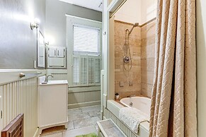 Walk to Downtown: Historic Home in Mobile