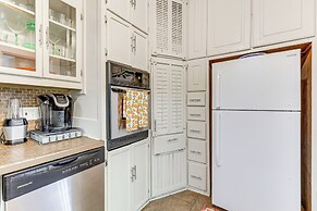 Walk to Downtown: Historic Home in Mobile