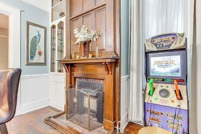 Walk to Downtown: Historic Home in Mobile