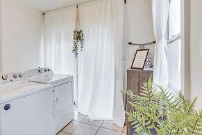 Charming Tacoma Vacation Rental: 2 Mi to Downtown!