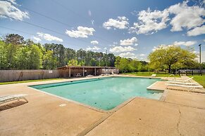 Biloxi Resort Cottage w/ Pool & Lake Access!