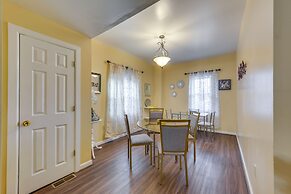 Cozy East Pittsburgh Home - 7 Mi to Frick Park!
