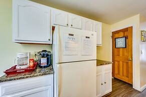 Cozy East Pittsburgh Home - 7 Mi to Frick Park!