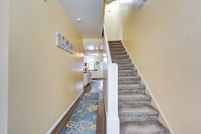 Cozy East Pittsburgh Home - 7 Mi to Frick Park!