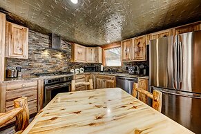 Longs Peak Cabin - Monthly Long-term Vacation Rental 30+ Days -- Estes