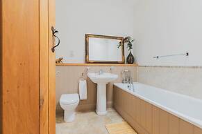 Tye Barn in Brinkley