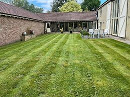 Tye Barn in Brinkley