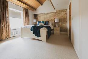 Tye Barn in Brinkley