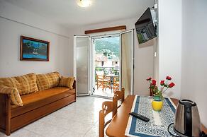 Captain Georgio Apartments