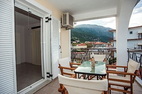 Captain Georgio Apartments