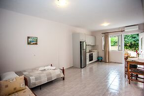 Captain Georgio Apartments