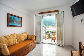 Captain Georgio Apartments