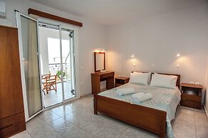 Captain Georgio Apartments