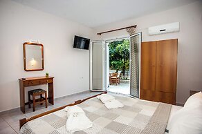 Captain Georgio Apartments