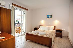 Captain Georgio Apartments