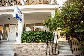 Captain Georgio Apartments