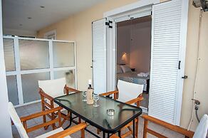 Captain Georgio Apartments