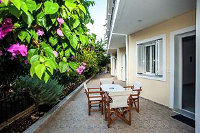 Captain Georgio Apartments