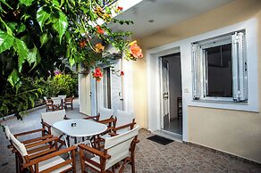 Captain Georgio Apartments