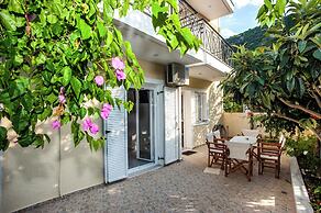 Captain Georgio Apartments