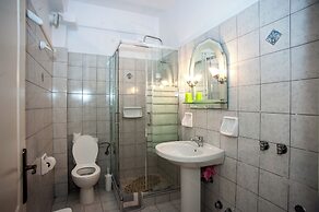 Captain Georgio Apartments