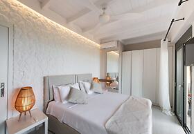 Halcyon Deluxe Maisonettes Sea View