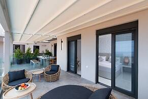 Halcyon Deluxe Maisonettes Sea View