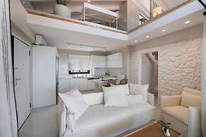 Halcyon Deluxe Maisonettes Sea View