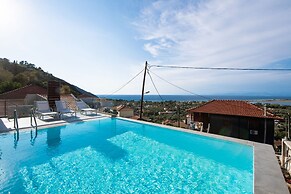 Halcyon Deluxe Maisonettes Sea View