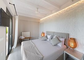 Halcyon Deluxe Maisonettes Sea View