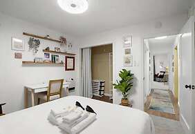 Coastal Palm Tree 2BR Retreat Ocean View