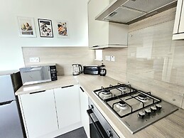 Charming 3-Bed Oasis-free parking