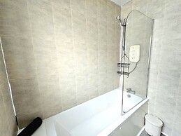 Charming 3-Bed Oasis-free parking