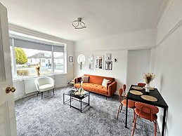 Charming 3-Bed Oasis-free parking