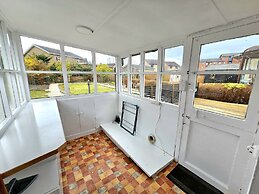 Charming 3-Bed Oasis-free parking