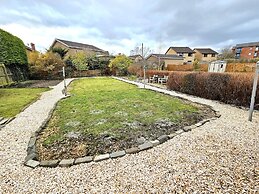 Charming 3-Bed Oasis-free parking