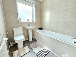 Charming 3-Bed Oasis-free parking