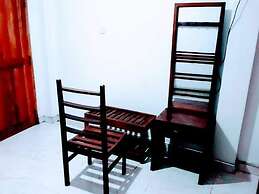 Black And White Kandy Guest House