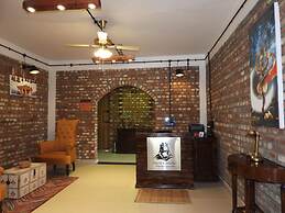 Goroomgo Mystic Kailasha Ukhimath