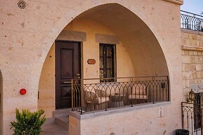 Signature Cave Premium Suites