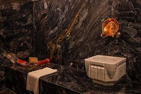 Signature Cave Premium Suites