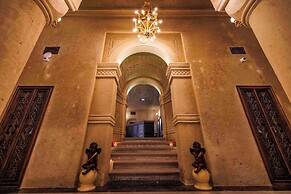 Signature Cave Premium Suites