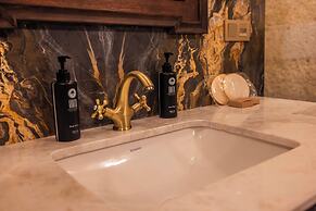 Signature Cave Premium Suites